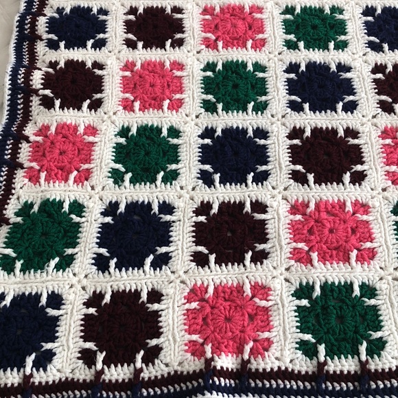 Granny Square Crocheted Afghan Baby Throw Blanket Please Read - Picture 2 of 4